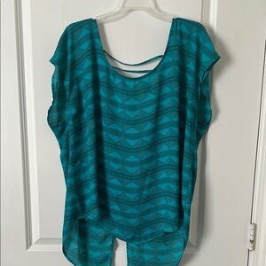Torrid Teal Geometric Women's Top